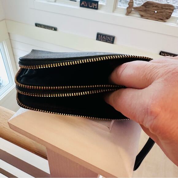 COACH - Double Corner zip brown wristlet - Picture 11 of 12